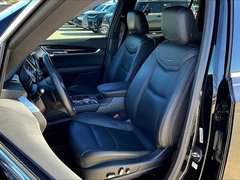 Used 2023 Cadillac XT6 Premium Luxury w/ Technology Package image 7