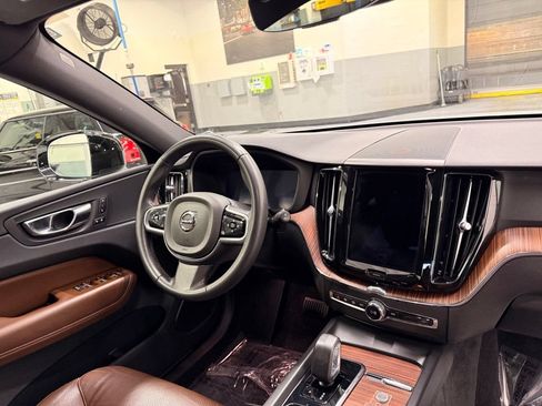 Used 2023 Volvo XC60 B5 Plus w/ Protection Package Premier AWD/4WD image 29