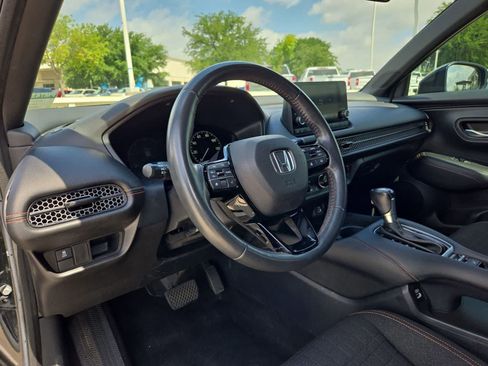 Used 2023 Honda HR-V Sport image 2