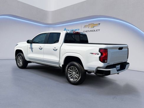Used 2024 Chevrolet Colorado LT w/ LT Convenience Package AWD/4WD image 3