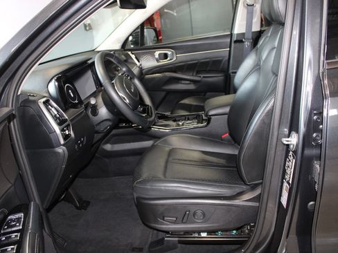 Used 2023 Kia Sorento SX AWD/4WD image 8