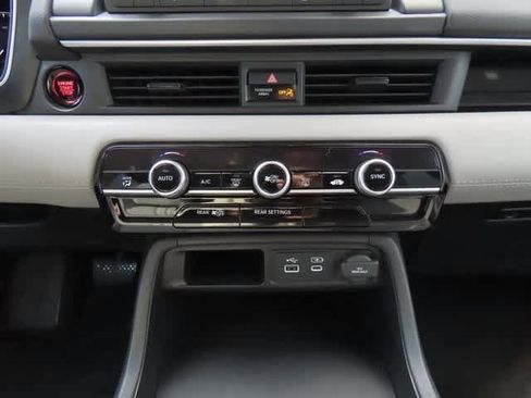 Certified 2023 Honda Pilot LX image 22