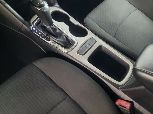 Used 2018 Chevrolet Cruze LS image 26