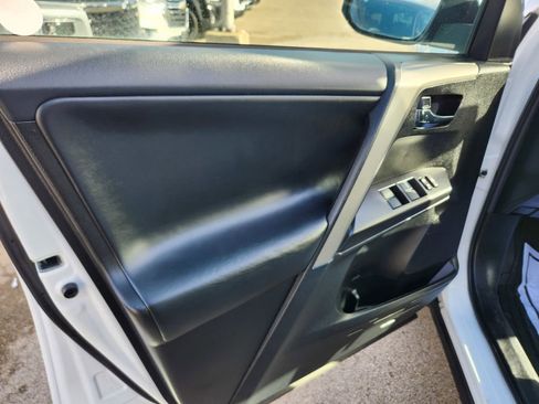 Used 2018 Toyota RAV4 XLE image 40