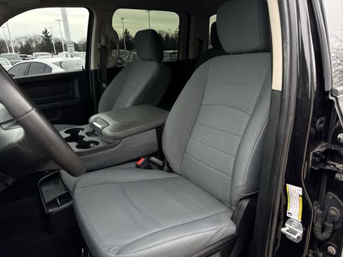 Used 2018 RAM 1500 Express w/ Black Ram 1500 Express Group image 17