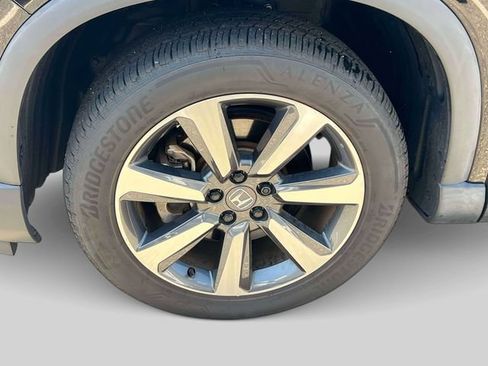 Used 2023 Honda Pilot Elite image 11