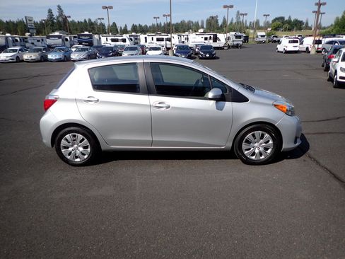 Used 2012 Toyota Yaris LE image 6