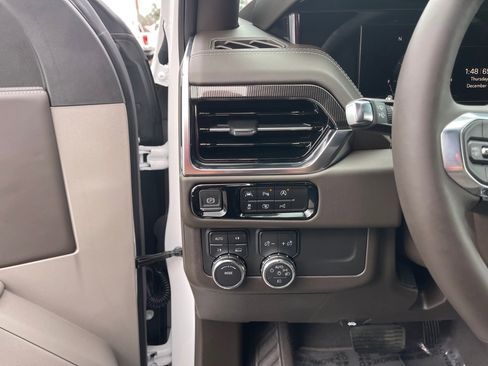 Used 2025 GMC Yukon Elevation image 17