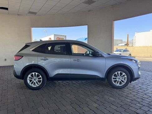 Used 2022 Ford Escape SE w/ Cold Weather Package image 6