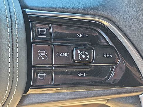 Certified 2022 Jeep Grand Cherokee L Overland image 30