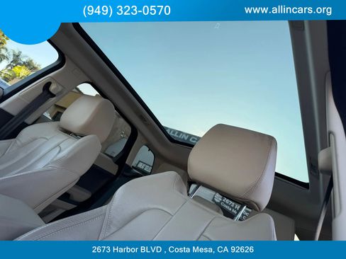 Used 2015 Land Rover Range Rover Evoque Pure Premium image 9