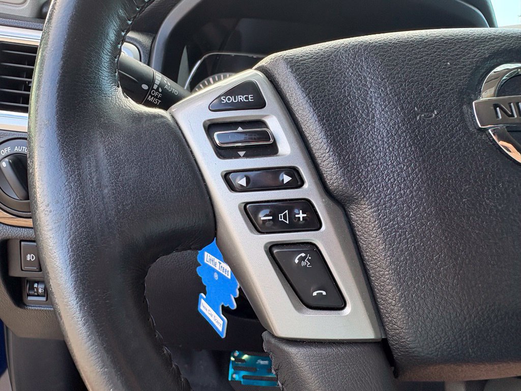 Used 2017 Nissan Titan SL AWD/4WD image 15