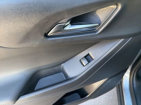 New 2026 Chevrolet Equinox LT w/ Convenience Package II image 32