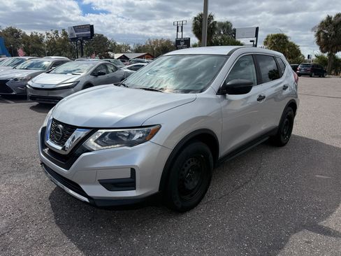 Used 2018 Nissan Rogue S image 1