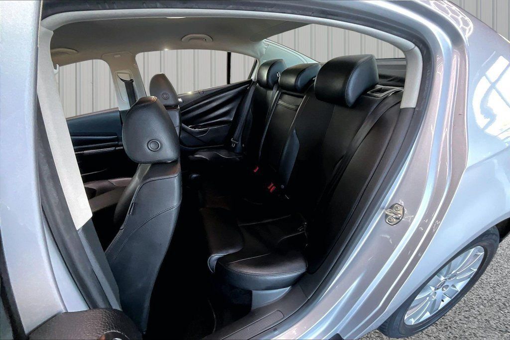Used 2008 Volkswagen Passat 2.0T FWD image 18