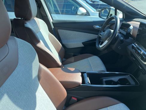 Used 2023 Volkswagen ID.4 2WD image 7