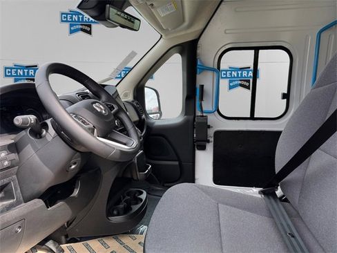 New 2024 RAM ProMaster 3500 w/ Delivery Van Package image 9