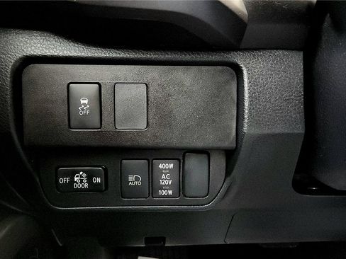 Used 2020 Toyota Tacoma TRD Off-Road image 31