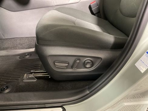 Used 2022 Toyota RAV4 XLE w/ Convenience Package AWD/4WD image 23