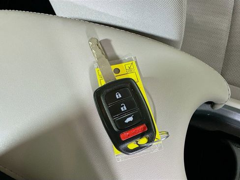Used 2018 Honda HR-V LX image 37