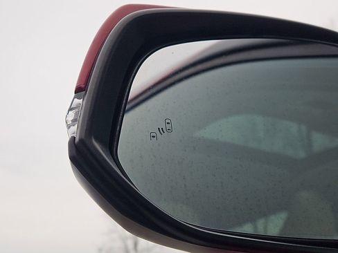 Used 2020 Toyota Highlander XLE image 25