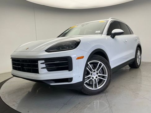 Used 2024 Porsche Cayenne image 1