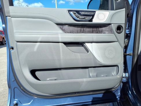 Used 2020 Lincoln Navigator Reserve w/ Luxury Package image 21