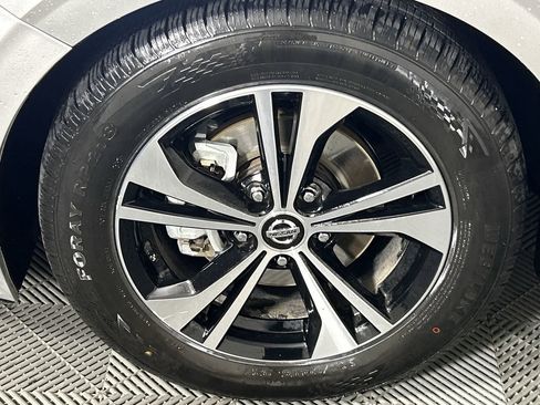 Used 2023 Nissan Sentra SV image 9