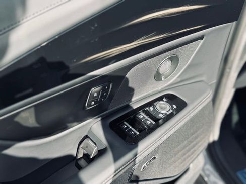 New 2026 Lincoln Nautilus Reserve w/ Jet Appearance Package image 13