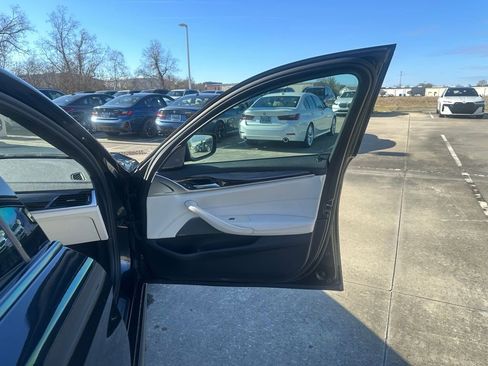 Used 2020 BMW 540i w/ M Sport Package image 28