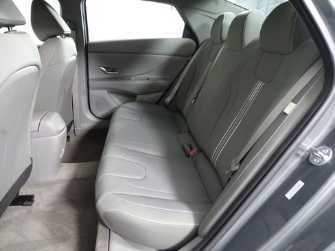 Used 2024 Hyundai Elantra SEL image 11