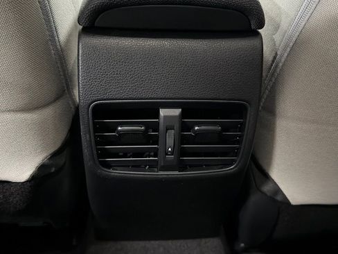 Used 2023 Toyota Corolla Cross L image 23