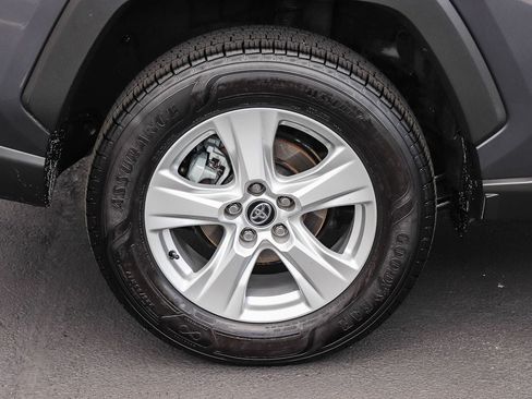 Certified 2020 Toyota RAV4 XLE w/ Carpet Mat Package FWD image 9