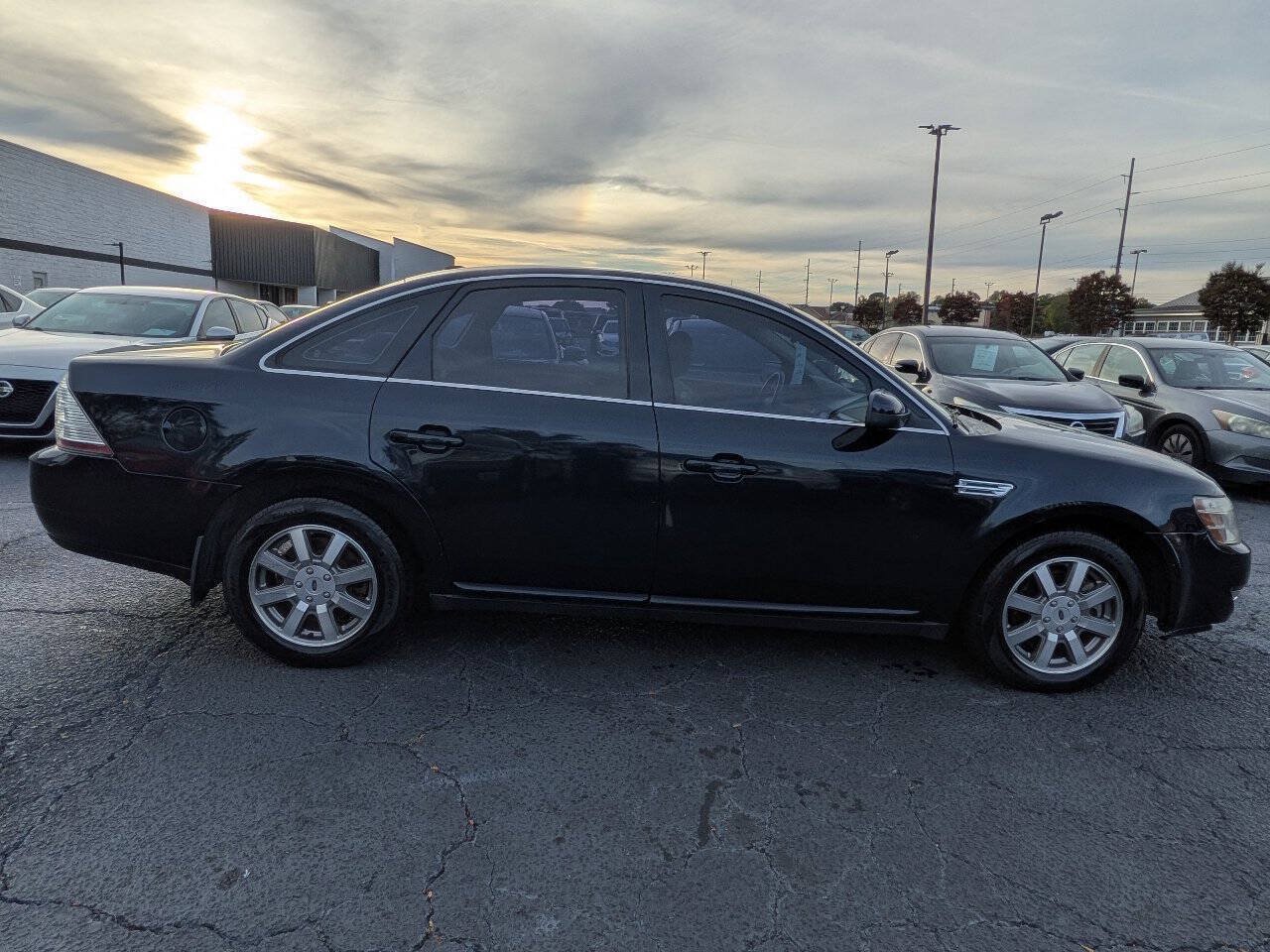 Used 2009 Ford Taurus SEL AWD/4WD image 12