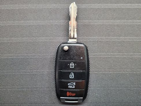 Used 2018 Kia Forte S image 32