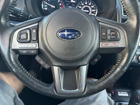 Used 2017 Subaru Forester 2.5i Touring AWD/4WD image 18