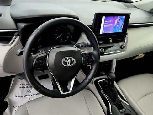 Certified 2023 Toyota Corolla Cross LE image 36