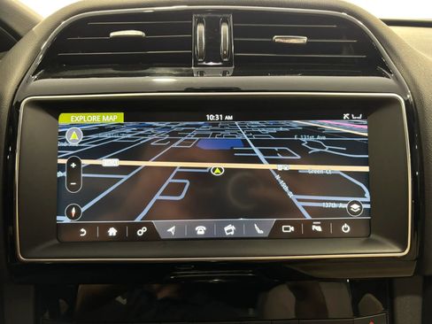 Used 2019 Jaguar F-PACE Premium image 36