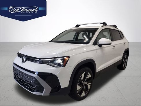 New 2026 Volkswagen Taos SE AWD/4WD image 1