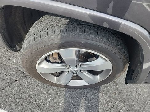 Used 2014 Jeep Grand Cherokee Overland image 10