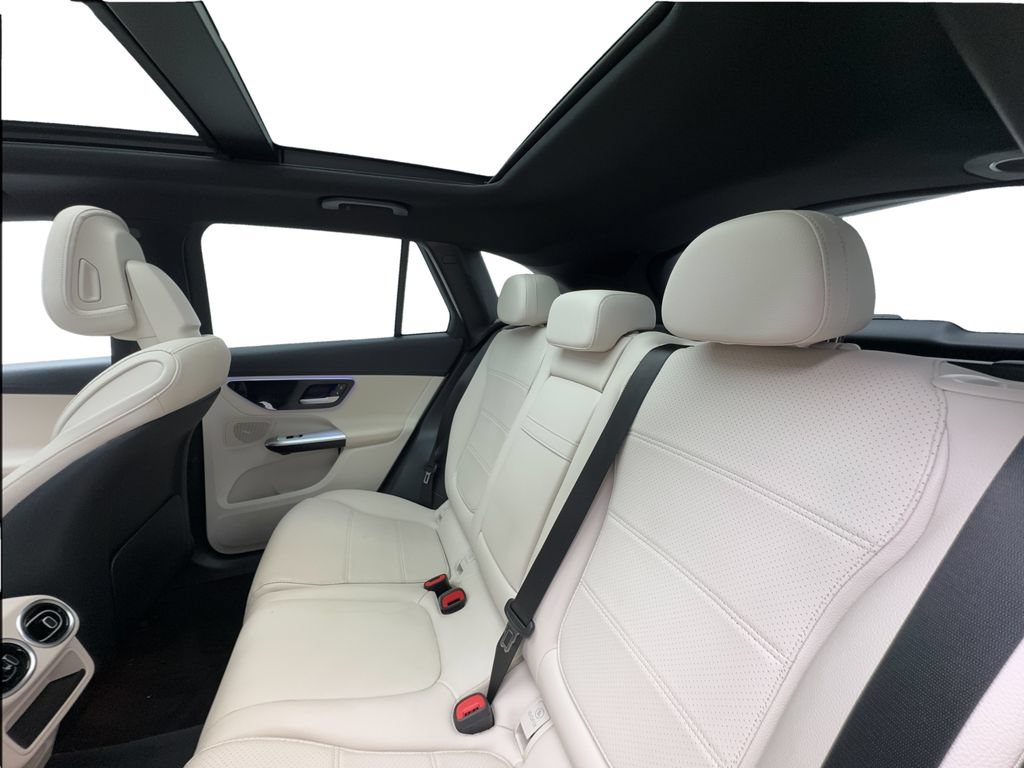 Used 2024 Mercedes-Benz GLC 300 4MATIC image 26