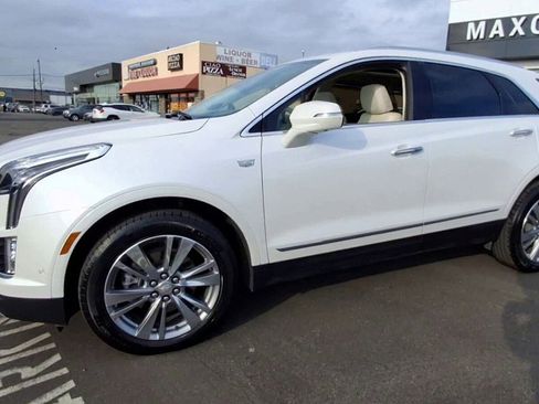 Used 2023 Cadillac XT5 Premium Luxury w/ Technology Package image 6