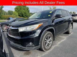 Used 2016 Toyota Highlander XLE AWD/4WD video 1