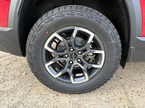 New 2026 Chevrolet Equinox ACTIV FWD image 9