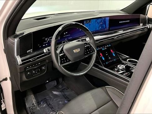 Used 2025 Cadillac Escalade Sport AWD/4WD image 15