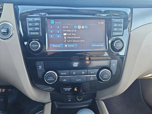 Used 2016 Nissan Rogue SV w/ SV Premium Package image 15