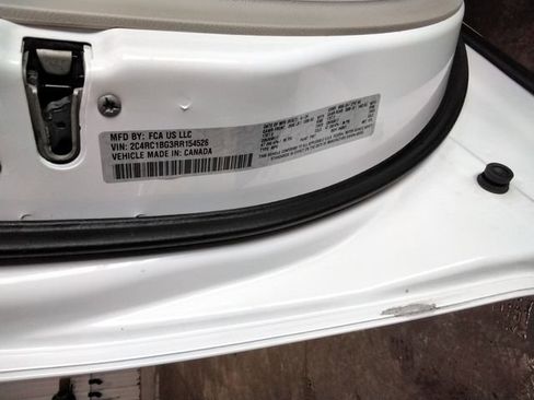 Used 2024 Chrysler Pacifica Touring-L image 13