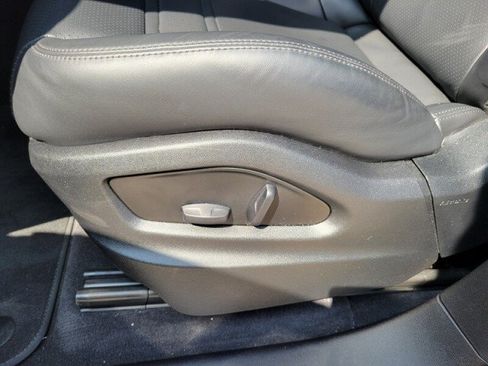 Used 2025 Porsche Cayenne Coupe AWD/4WD image 24