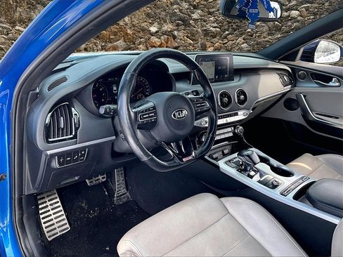 Used 2018 Kia Stinger GT2 image 12