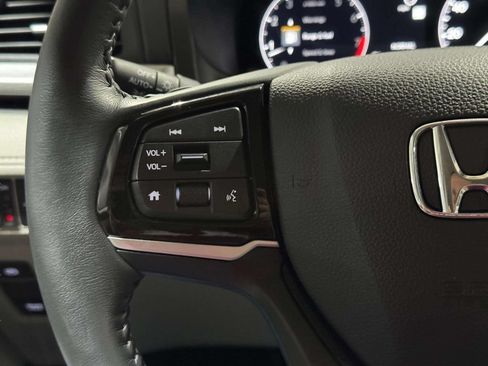 Used 2025 Honda Odyssey EX-L image 11